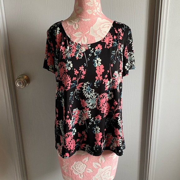 Notations Tops - Black Floral Top
